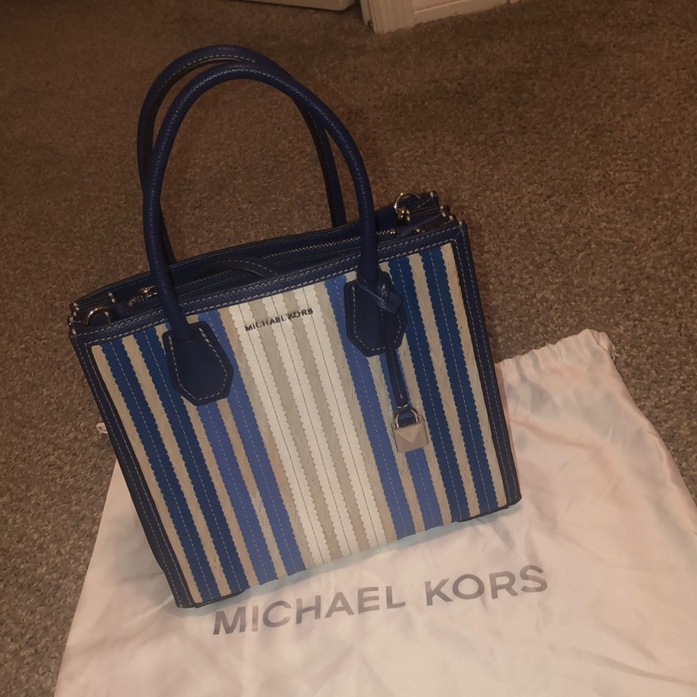 Michael Kors medium purse with strap
